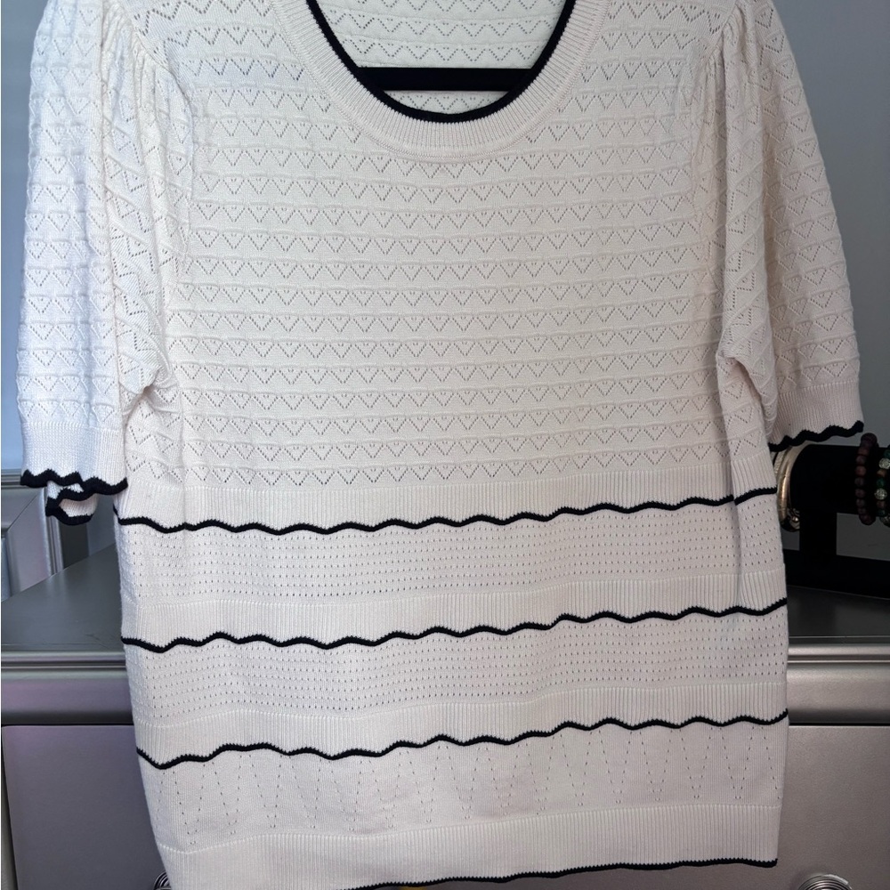 Adrianna Papell Cream Short-Sleeve Knit Sweater with Black Trim